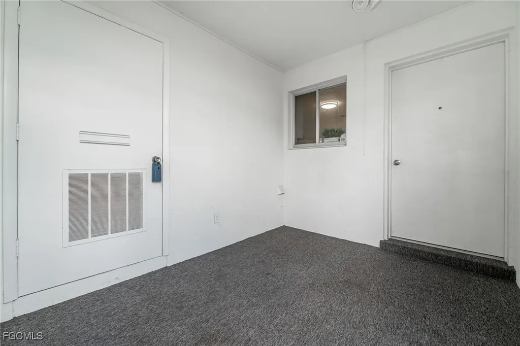 8649 Flores Court Fort Myers FL 33907