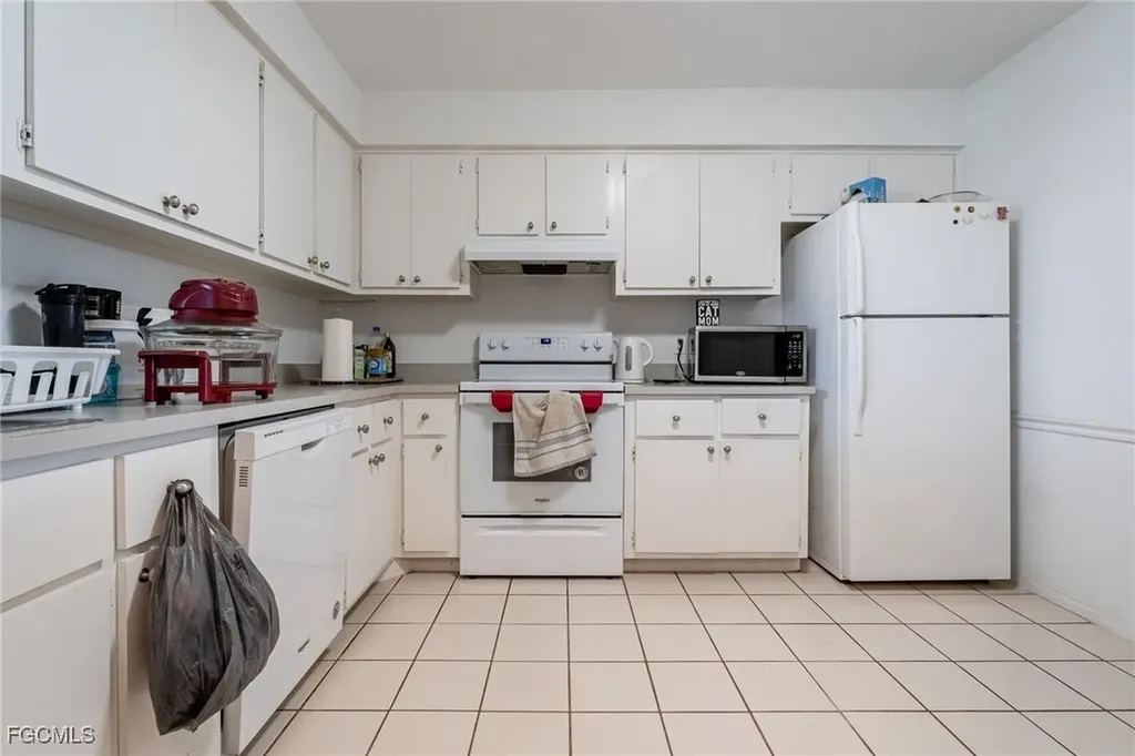 8649 Flores Court Fort Myers FL 33907