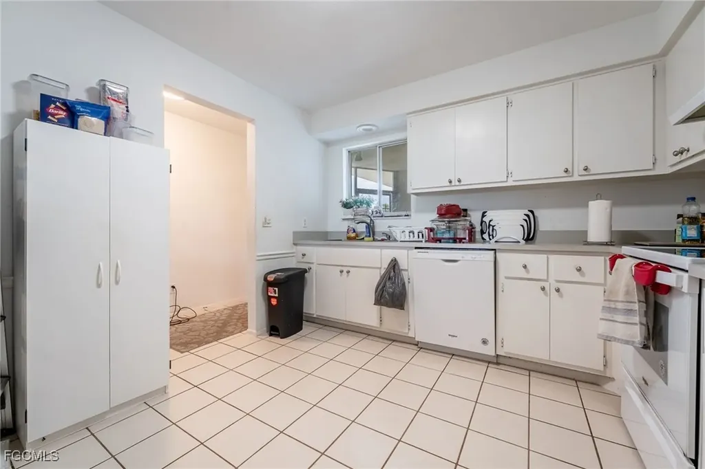 8649 Flores Court Fort Myers FL 33907