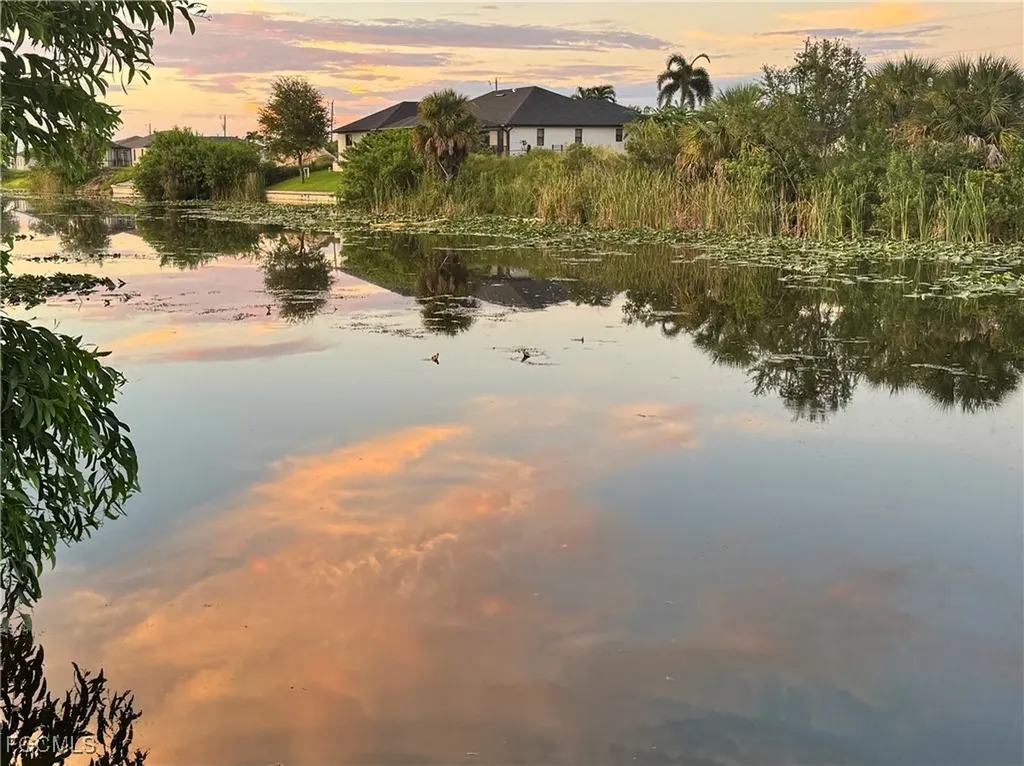 1413 NE 5th Place Cape Coral FL 33909