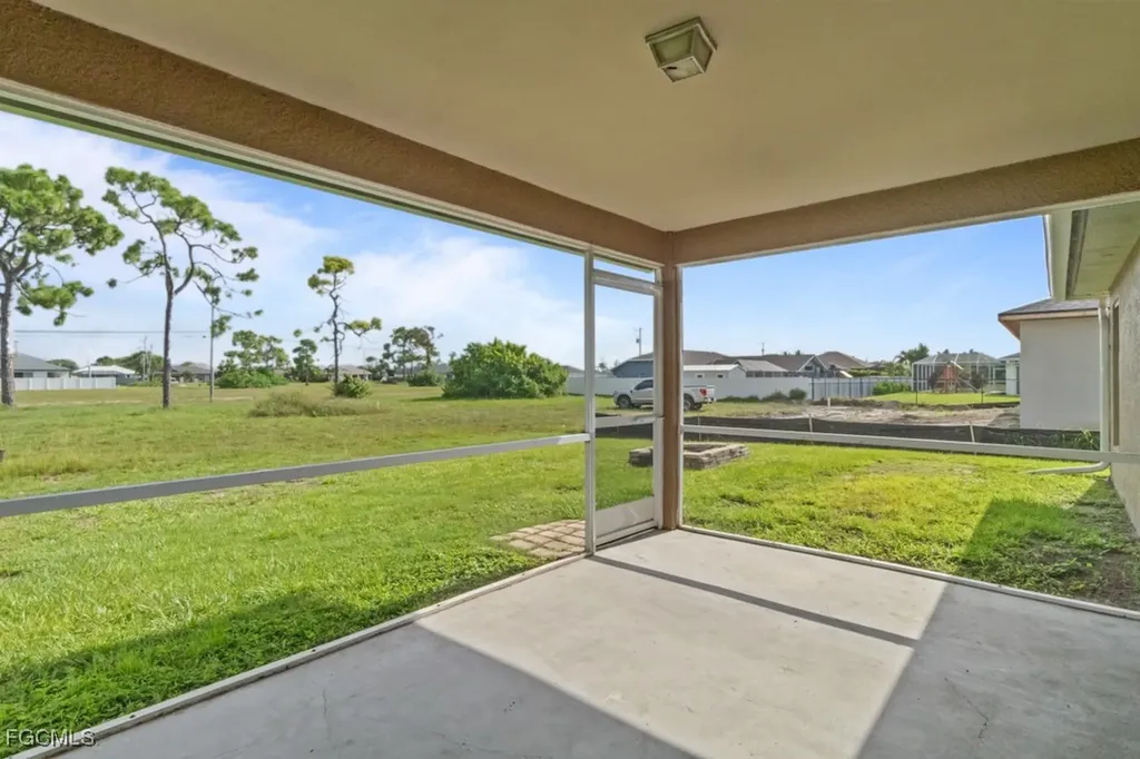 2321 NW 25th Terrace Cape Coral FL 33993