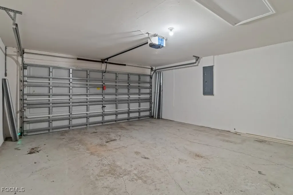 2321 NW 25th Terrace Cape Coral FL 33993