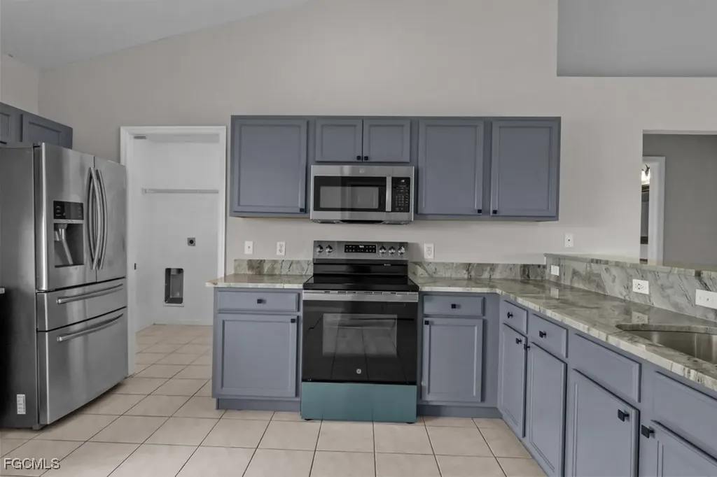2321 NW 25th Terrace Cape Coral FL 33993