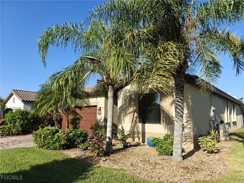 2772 Via Piazza Loop Fort Myers FL 33905