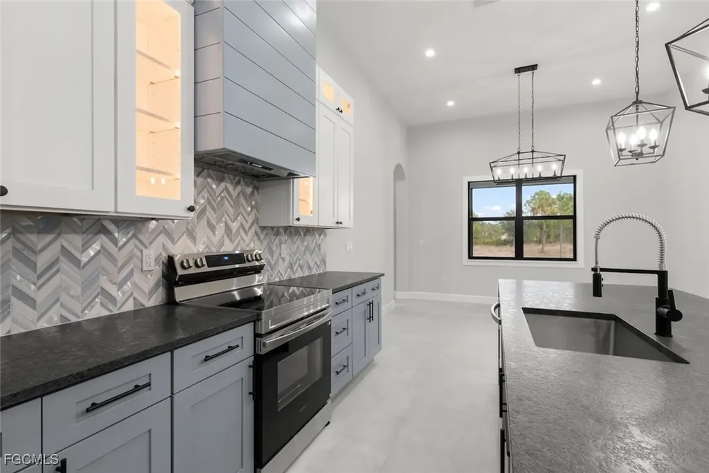 2481 24th Avenue NE Naples FL 34120