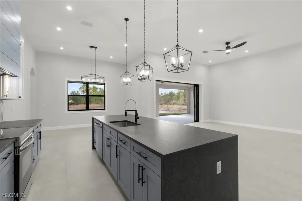 2481 24th Avenue NE Naples FL 34120