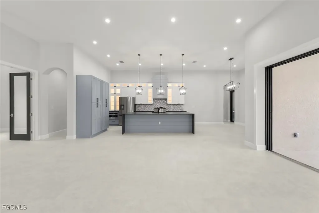 2481 24th Avenue NE Naples FL 34120