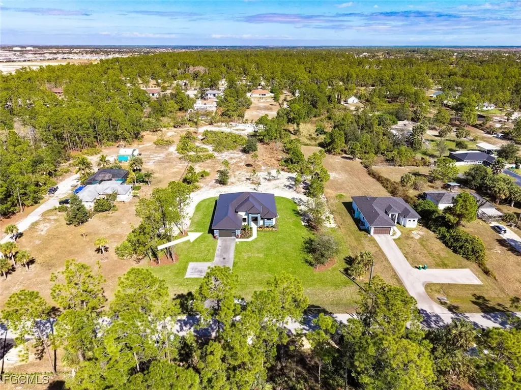 2481 24th Avenue NE Naples FL 34120