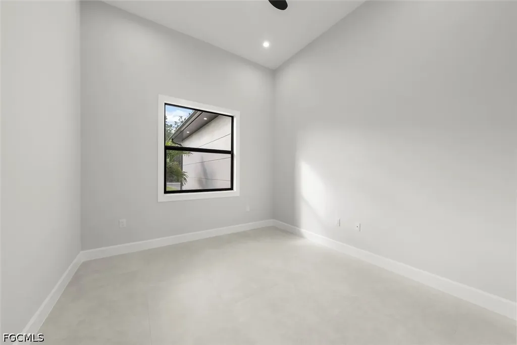 2481 24th Avenue NE Naples FL 34120