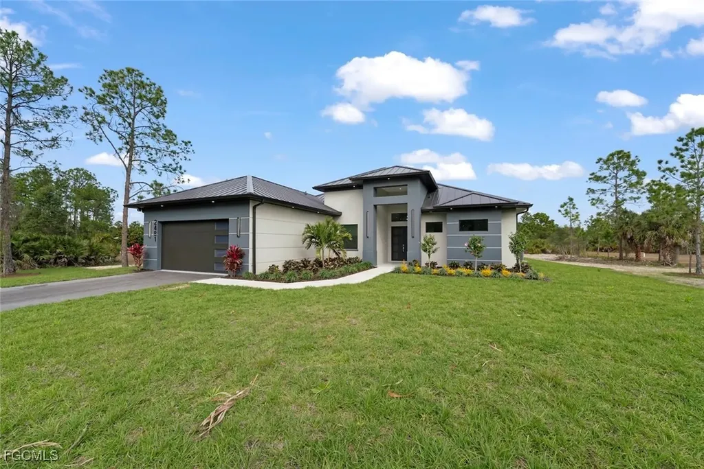 2481 24th Avenue NE Naples FL 34120