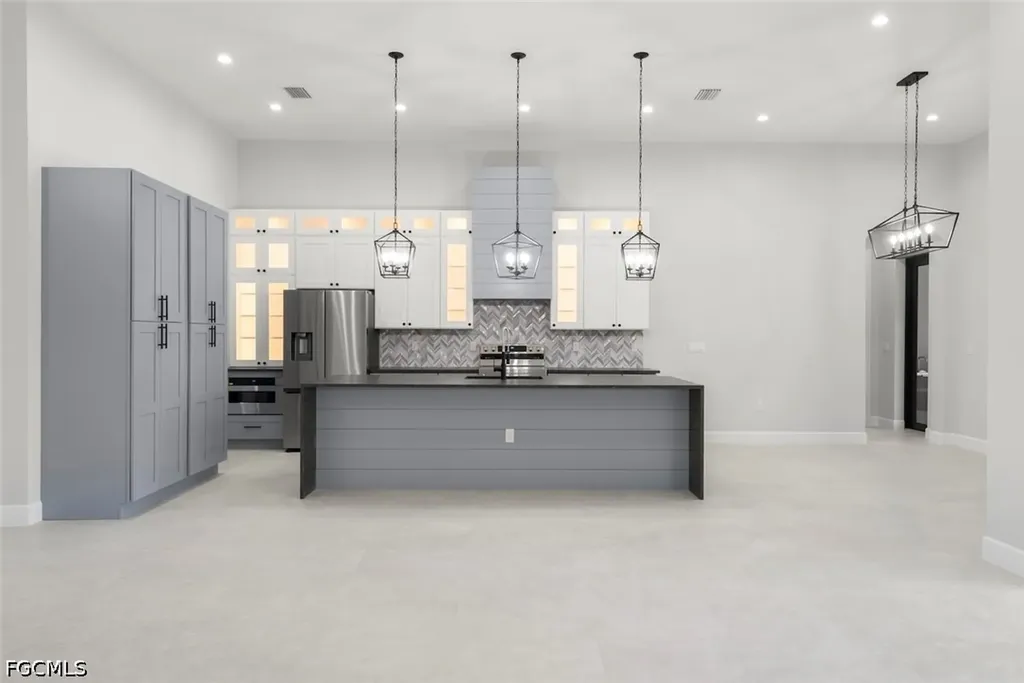 2481 24th Avenue NE Naples FL 34120