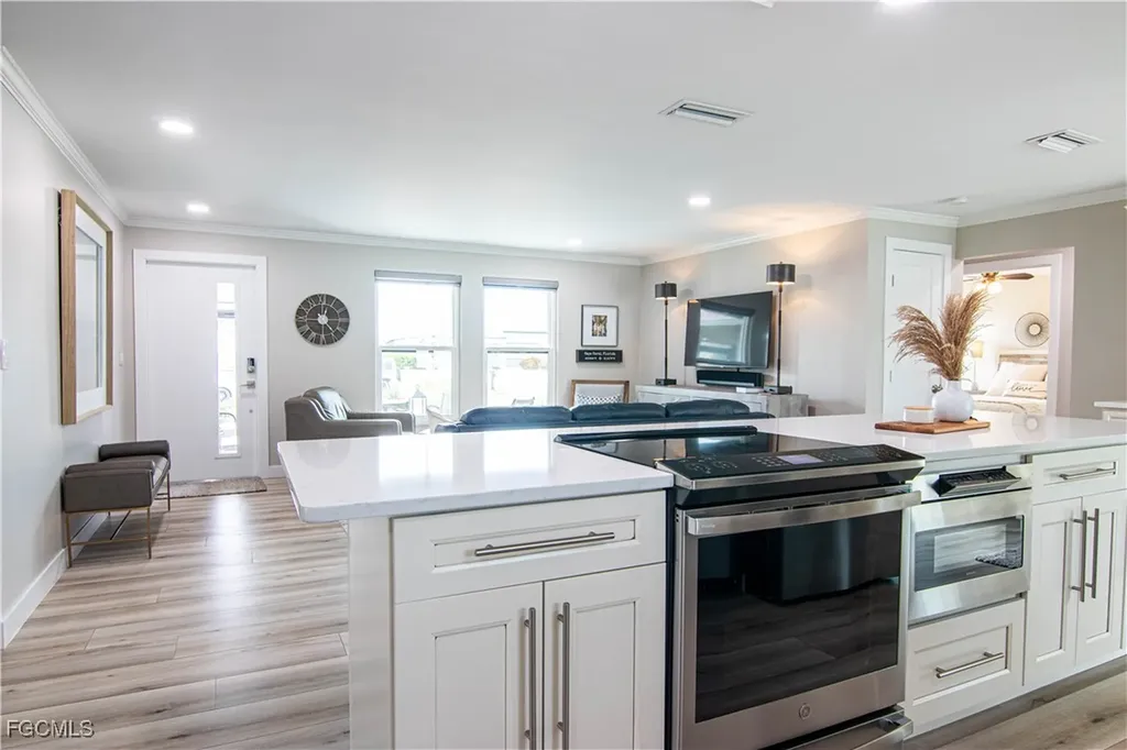 3514 SE 22nd Place Cape Coral FL 33904