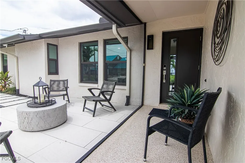 3514 SE 22nd Place Cape Coral FL 33904