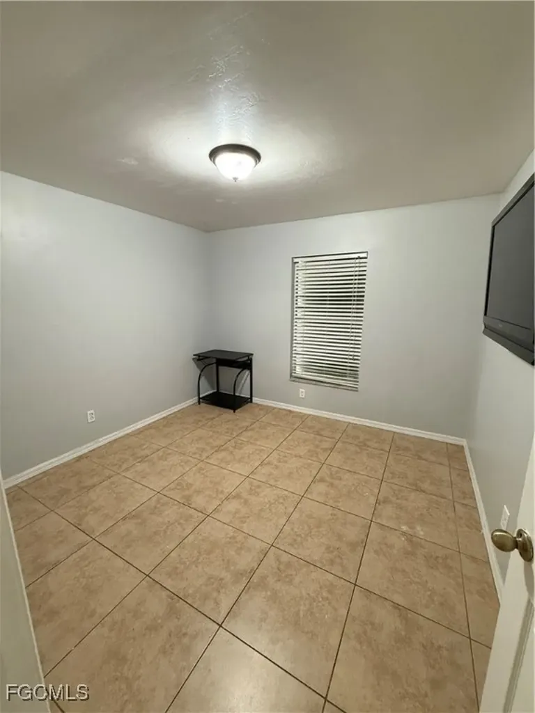 111 Kismet Parkway E Cape Coral FL 33909