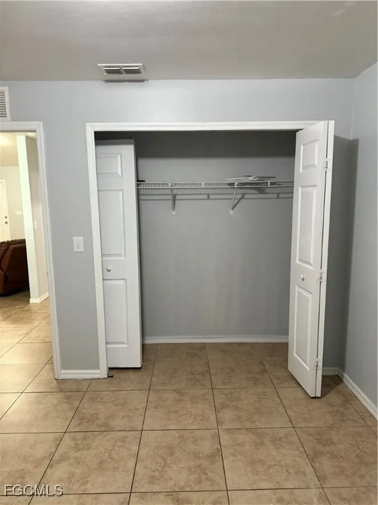 111 Kismet Parkway E Cape Coral FL 33909