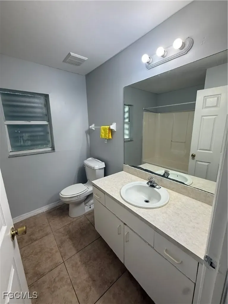 111 Kismet Parkway E Cape Coral FL 33909