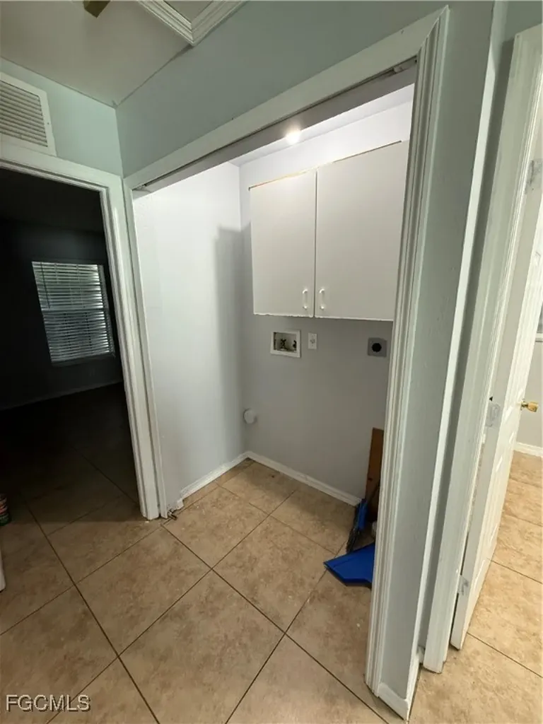 111 Kismet Parkway E Cape Coral FL 33909