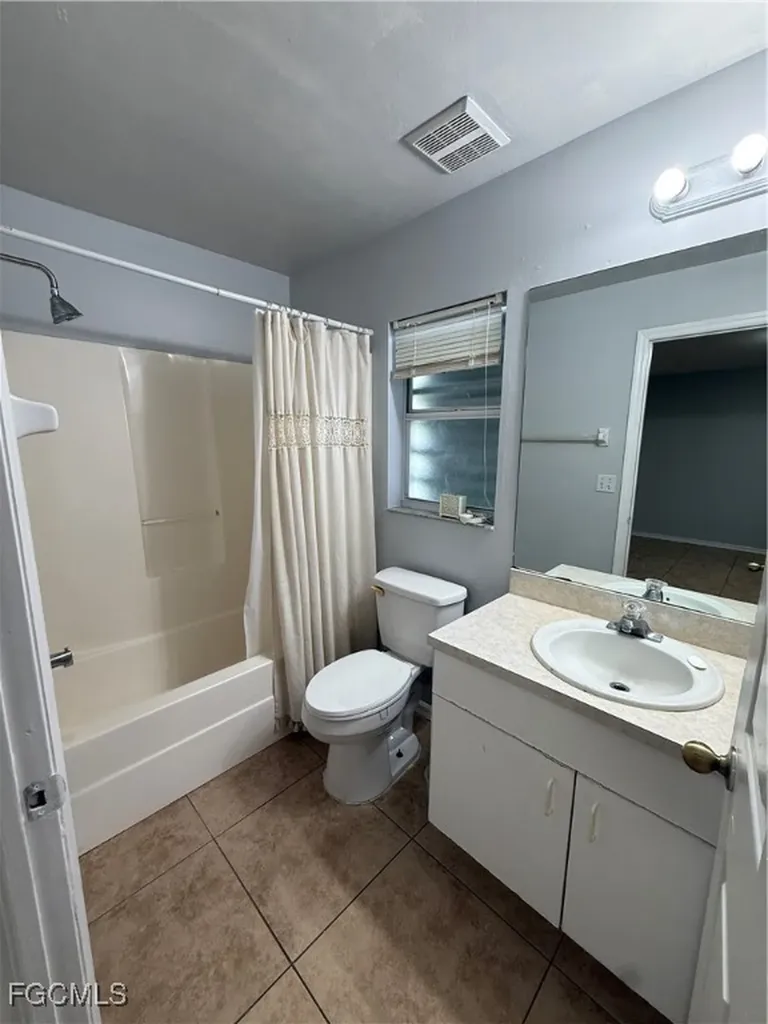 111 Kismet Parkway E Cape Coral FL 33909