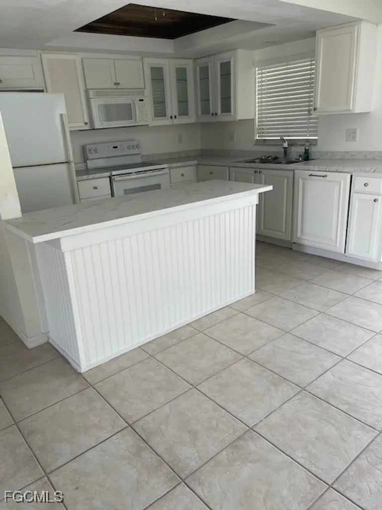 2710 SW 4th Avenue Cape Coral FL 33914