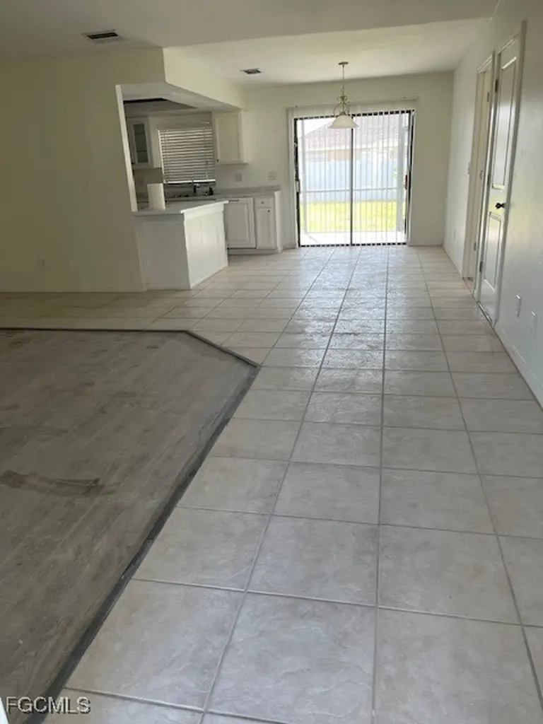 2710 SW 4th Avenue Cape Coral FL 33914
