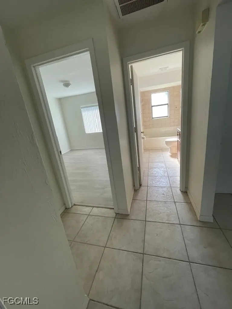 2710 SW 4th Avenue Cape Coral FL 33914