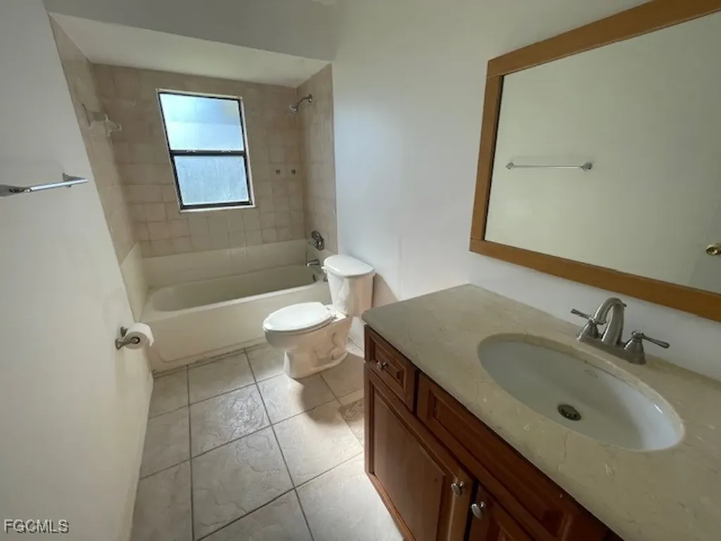 2710 SW 4th Avenue Cape Coral FL 33914