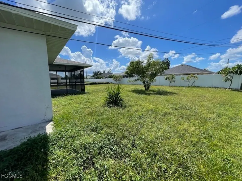 2710 SW 4th Avenue Cape Coral FL 33914