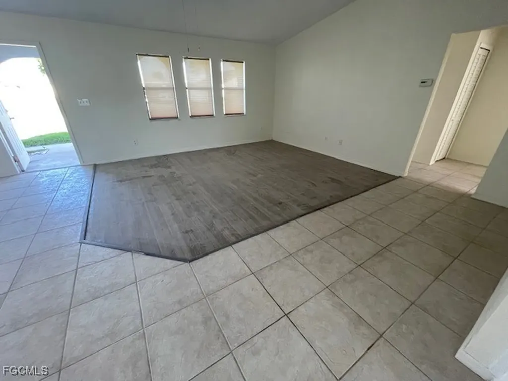 2710 SW 4th Avenue Cape Coral FL 33914