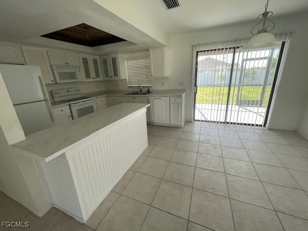 2710 SW 4th Avenue Cape Coral FL 33914