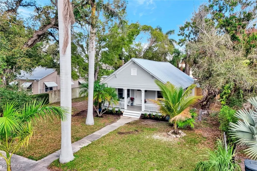 2635 Michigan Avenue Fort Myers FL 33916