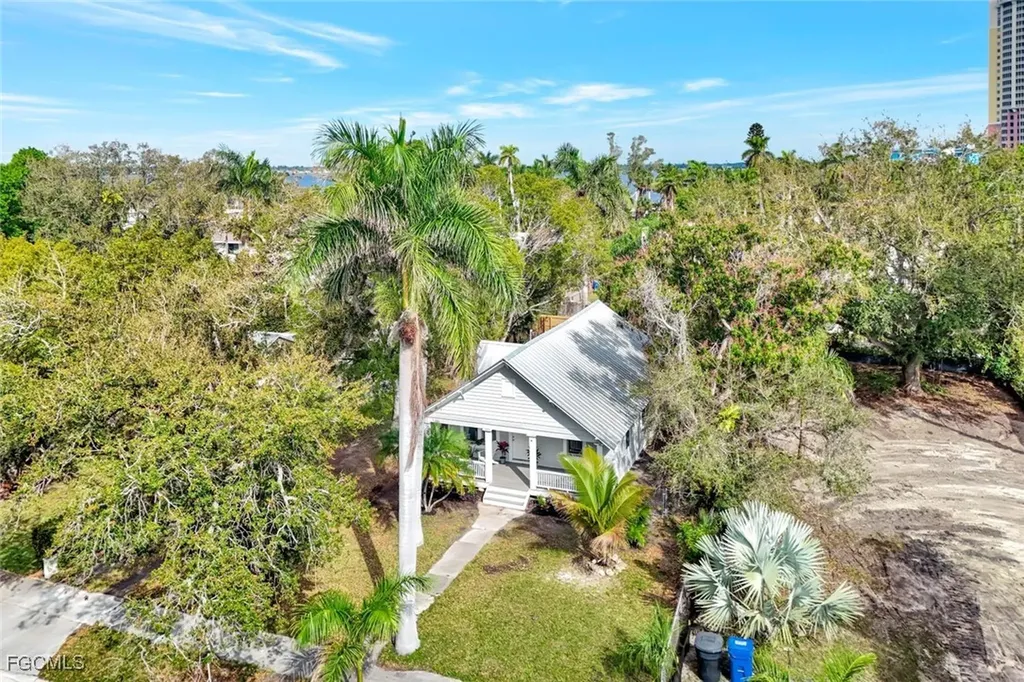 2635 Michigan Avenue Fort Myers FL 33916