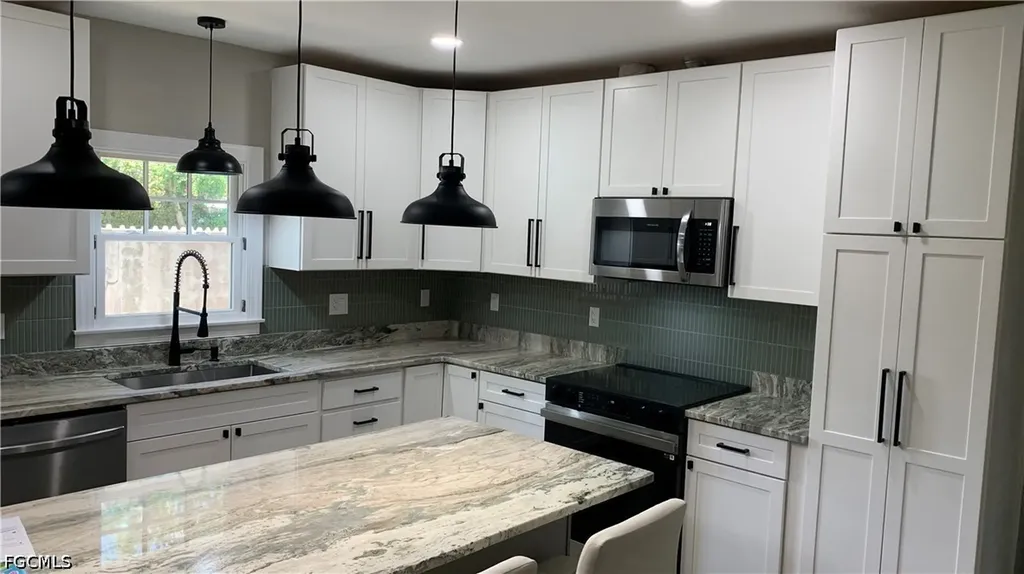2635 Michigan Avenue Fort Myers FL 33916