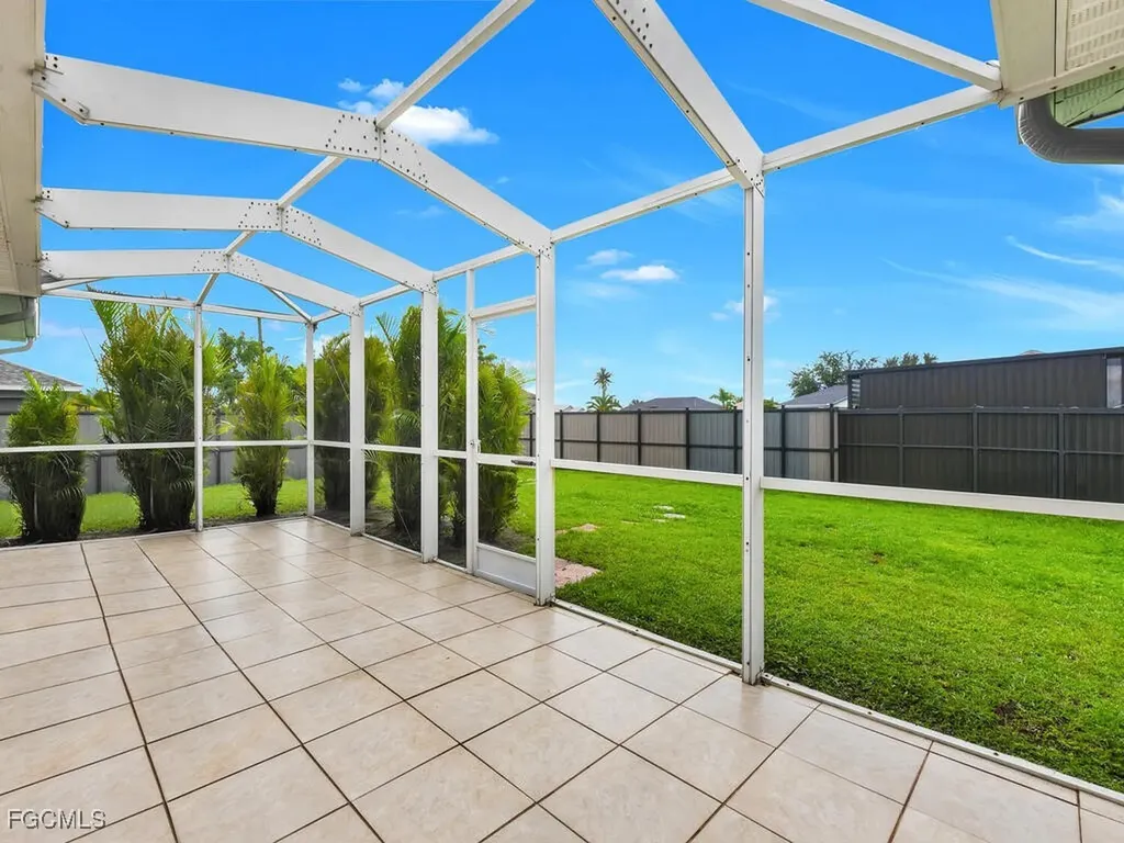 518 NW 11th Terrace Cape Coral FL 33993