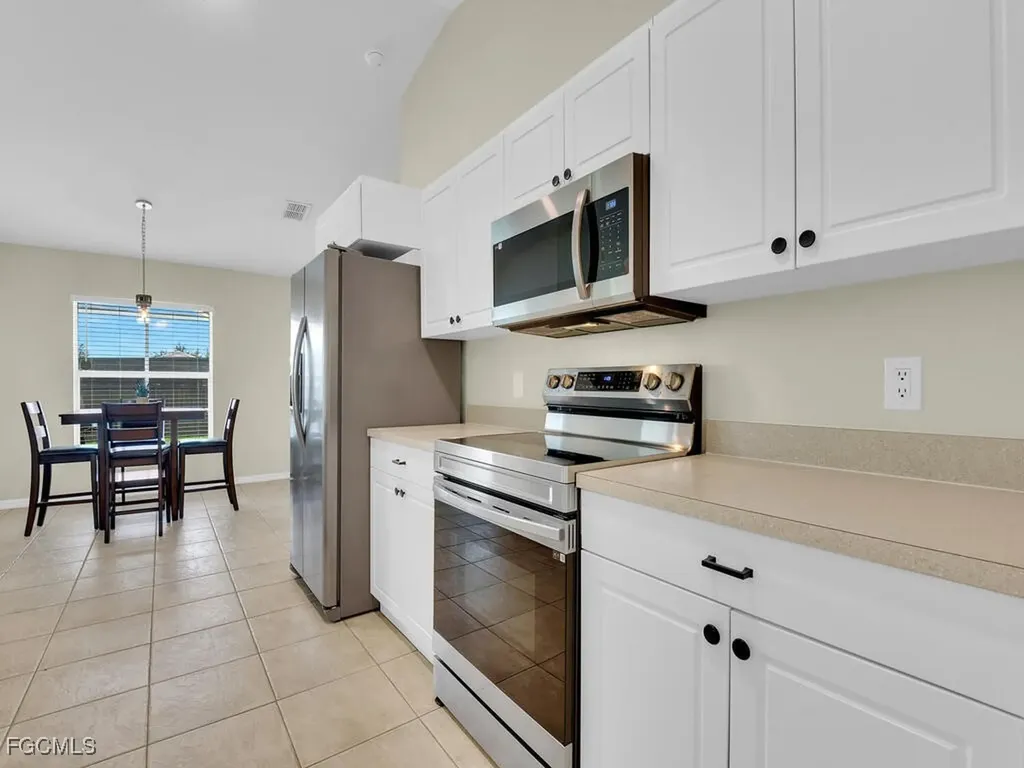 518 NW 11th Terrace Cape Coral FL 33993