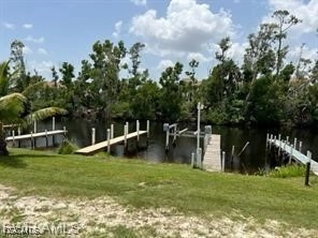 5753 Pink Panther Drive Fort Myers FL 33908