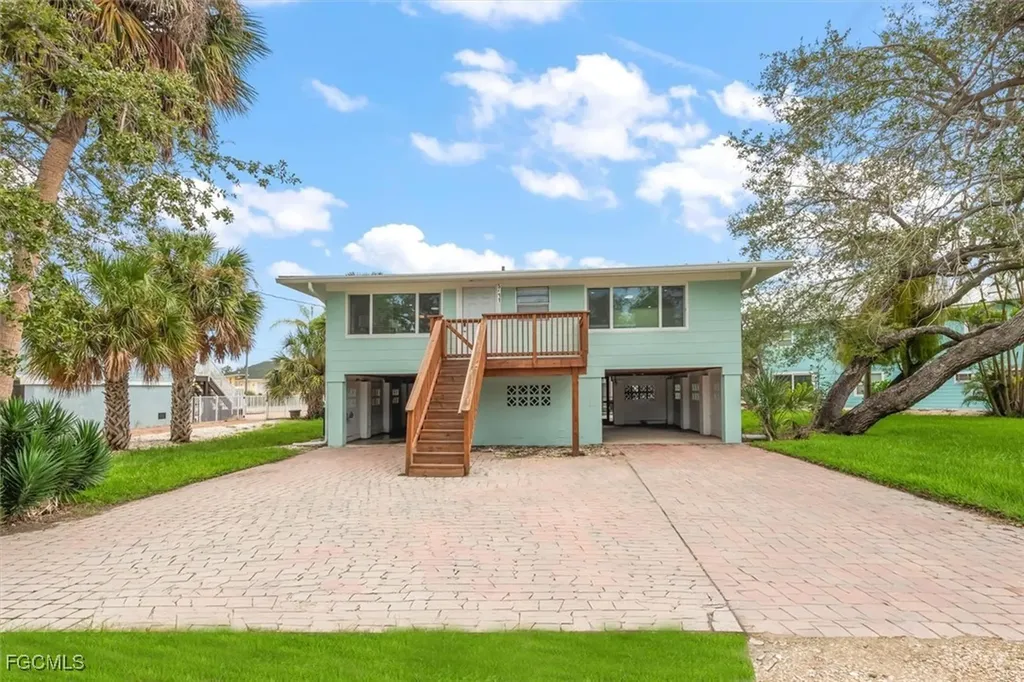 5481 Oak Ridge Avenue Fort Myers Beach FL 33931