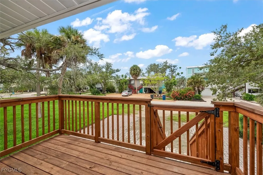 5481 Oak Ridge Avenue Fort Myers Beach FL 33931