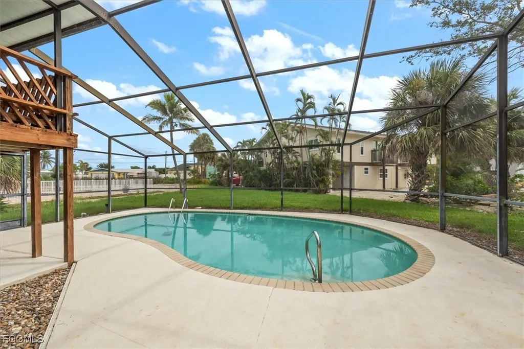 5481 Oak Ridge Avenue Fort Myers Beach FL 33931