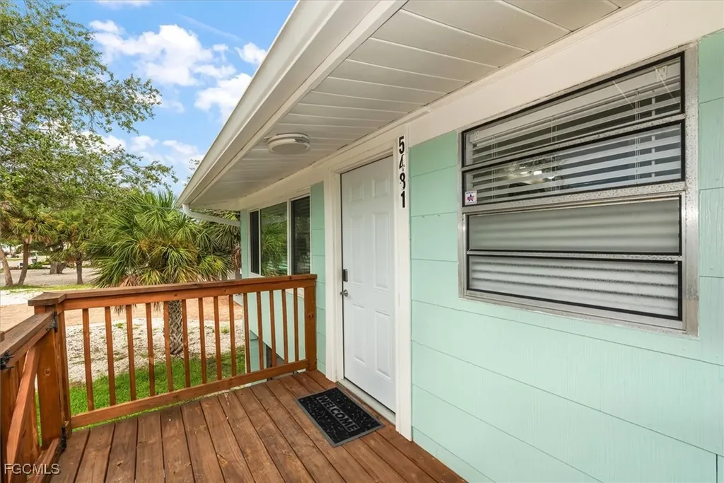 5481 Oak Ridge Avenue Fort Myers Beach FL 33931