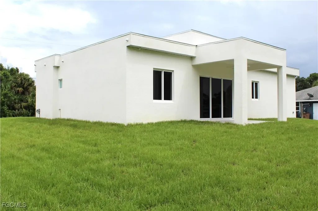 515 Broadway Avenue Lehigh Acres FL 33972