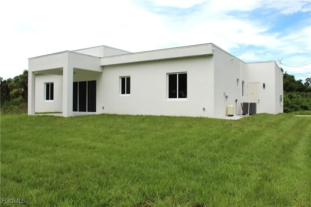 515 Broadway Avenue Lehigh Acres FL 33972