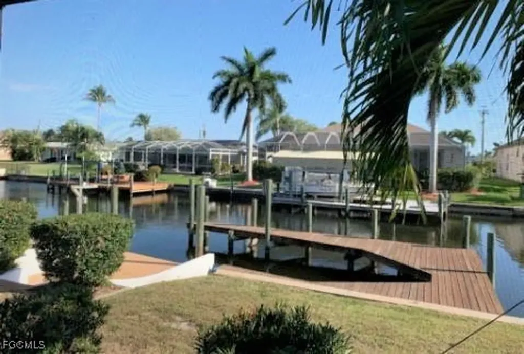 166 SW 52nd Street Cape Coral FL 33914