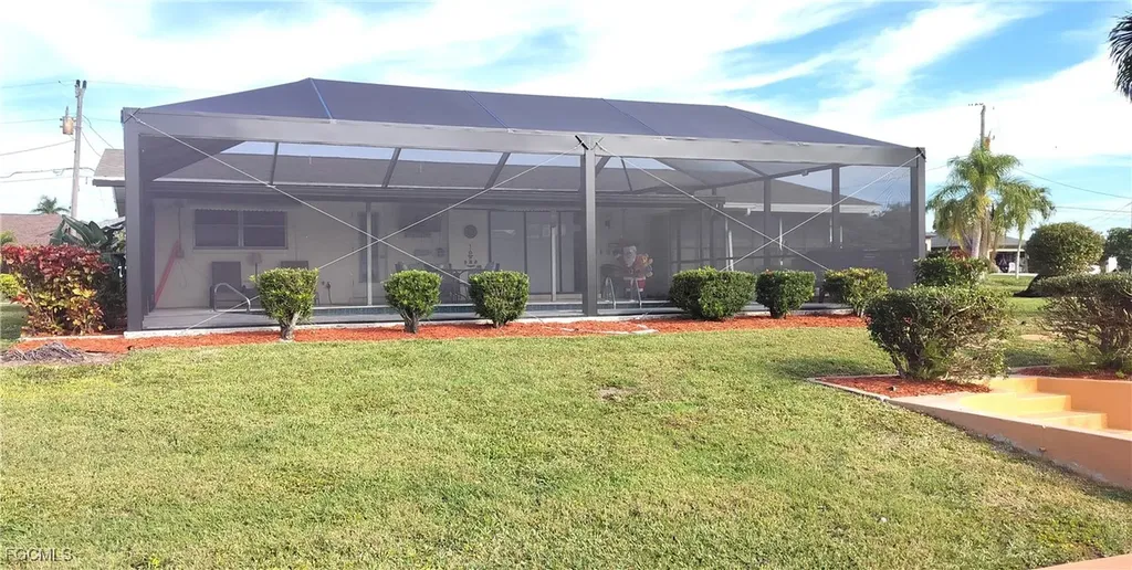 166 SW 52nd Street Cape Coral FL 33914