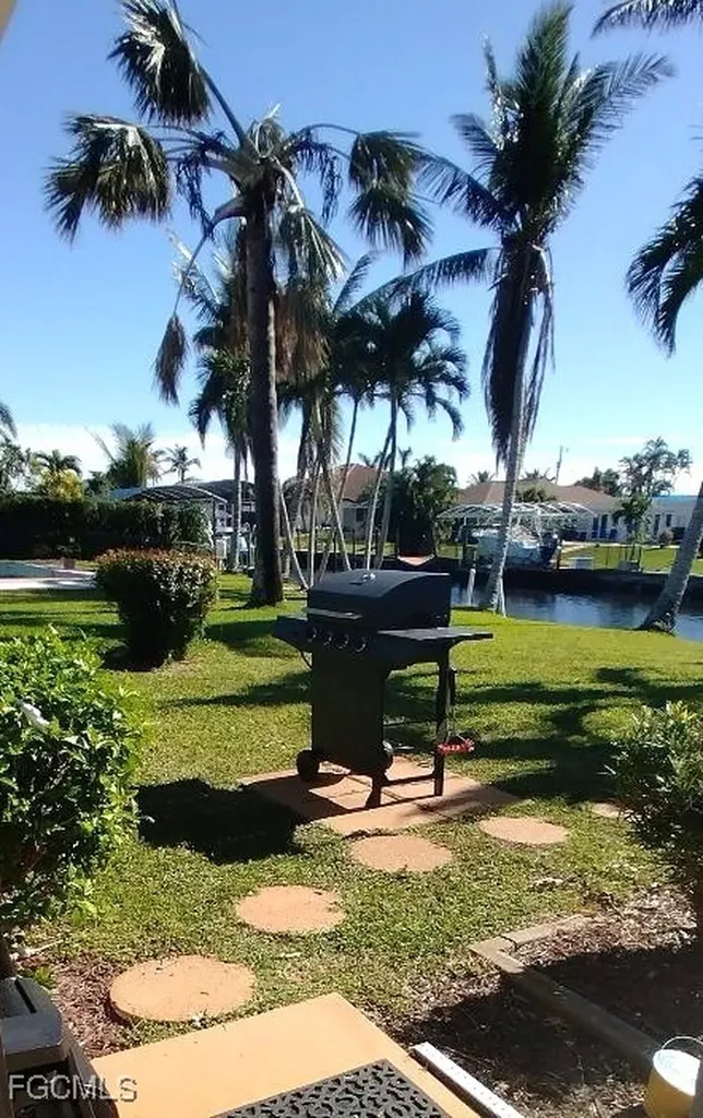 166 SW 52nd Street Cape Coral FL 33914