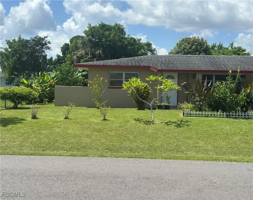 12 E Jasmine Lehigh Acres FL 33936