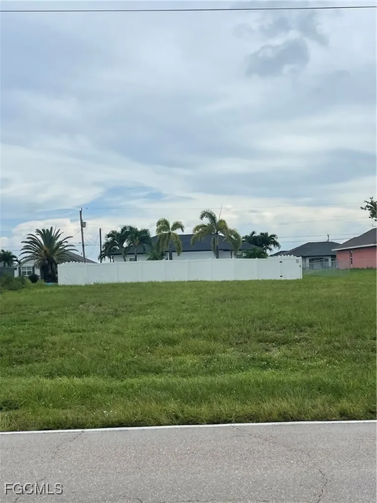318 Kismet Parkway W Cape Coral FL 33993