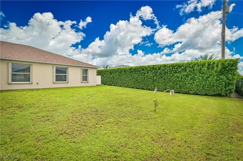 630 NW 17th Avenue Cape Coral FL 33993