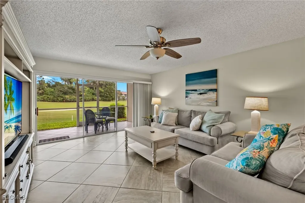 7025 Dennis Circle Naples FL 34104