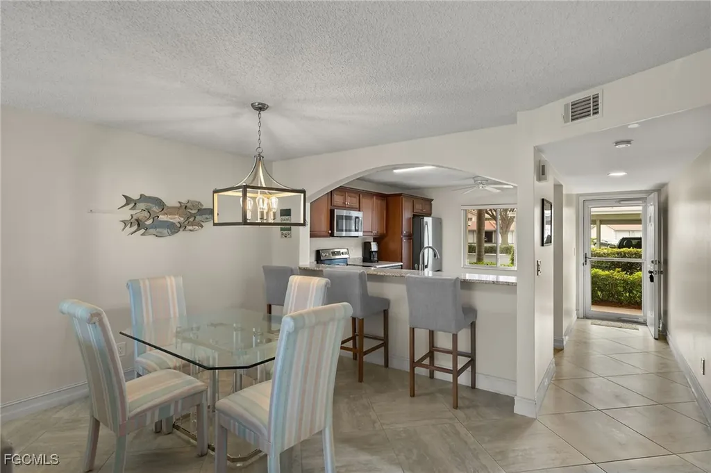7025 Dennis Circle Naples FL 34104