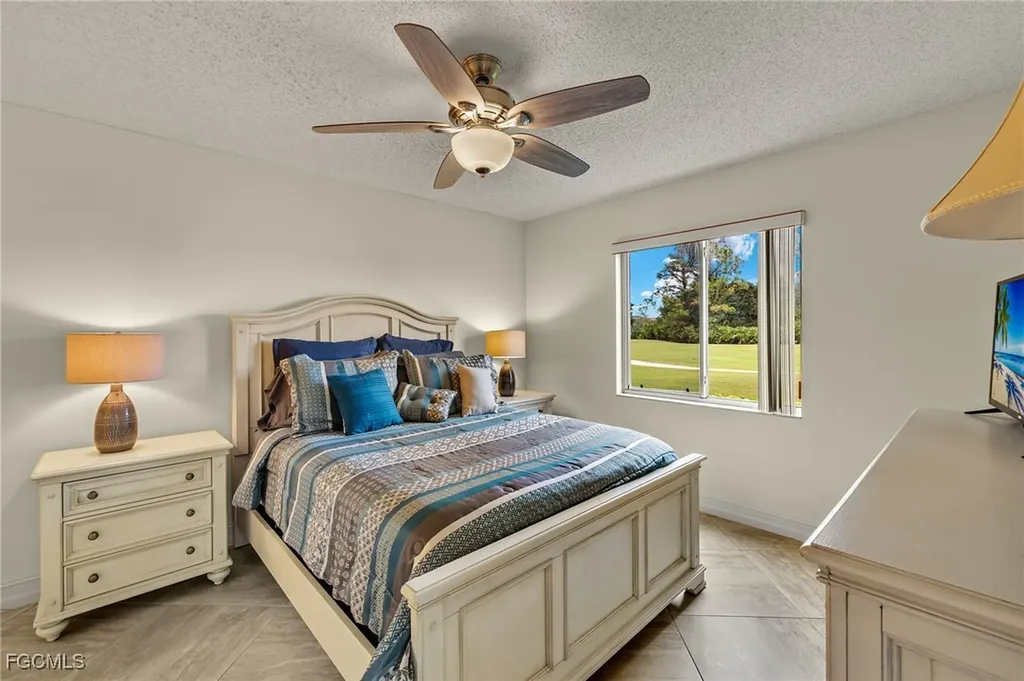 7025 Dennis Circle Naples FL 34104